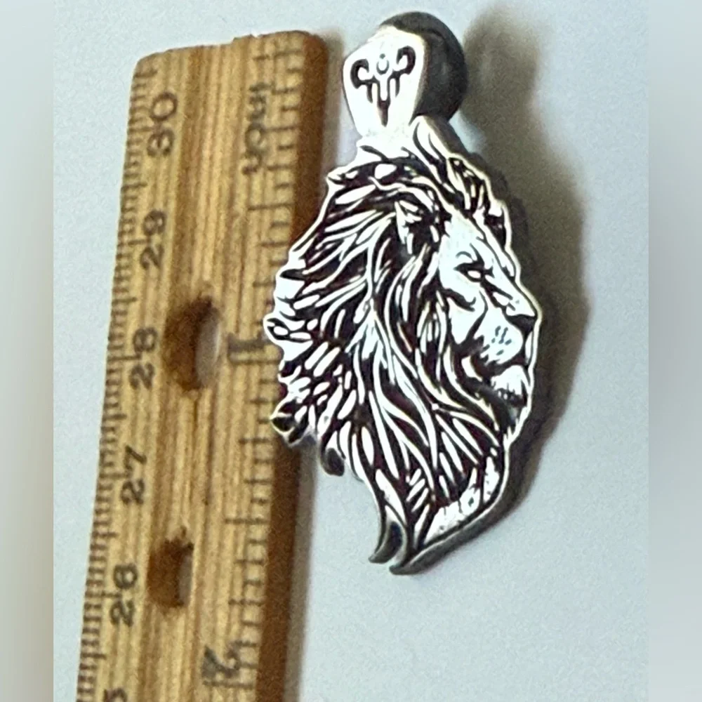925 Silver lion unisex pendant